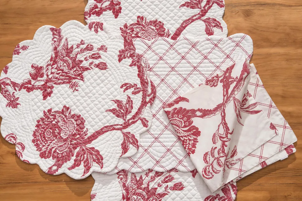 arcadia_crimson_table_lin_0.webp Arcadia Crimson Table Linens