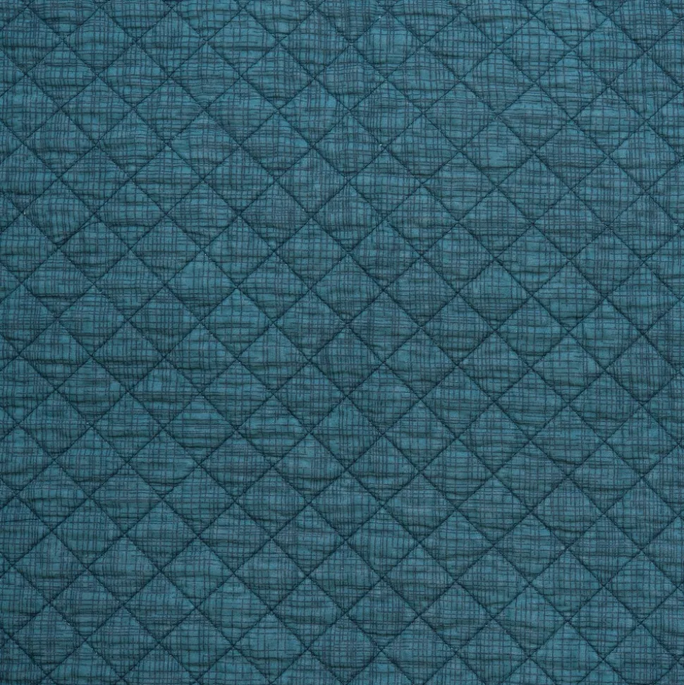 troy_plaid_quilted_throw_2.webp Troy Plaid Quilted Throw