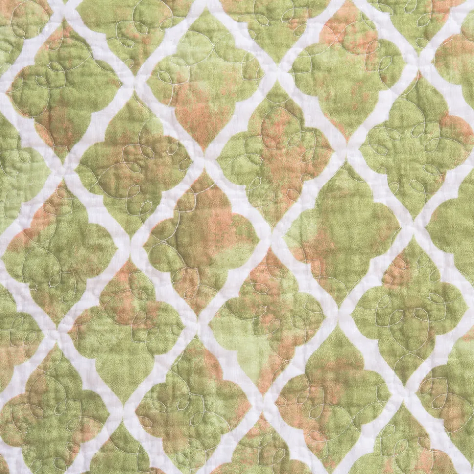 watercolor_floral_quilted_2.webp Watercolor Floral Quilted Table Linens